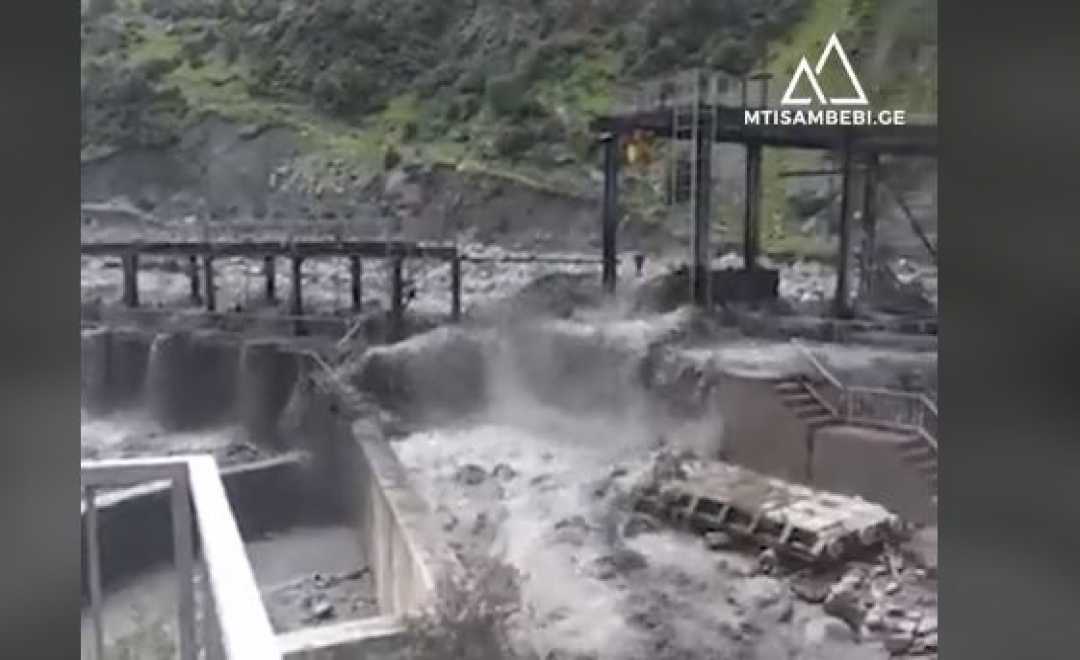 შემაშფოთებელი კადრები – 2013 წელს მდინარე თერგზე აშენებული "ლარსი ჰესი" სტიქიის შედეგად დაზიანდა (ვიდეო)