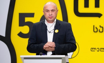 დადასტურდა რომ ეს არის ფარული პოლიტიკა „დარჩი სახლში" რომელიც მოსახლეობის  სოციალურ- ეკონომიკურ პარალიზებას გამოიწვევს - ვატო სურგულაძე