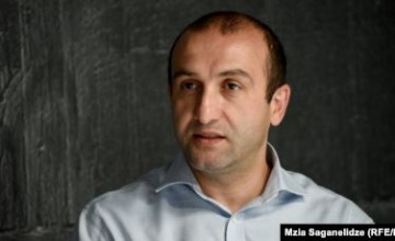 "პორნო გადმოწერა, გადაწყვიტა ესარგებლა და დაიჭირეს? სულ გააფრინეს" - "გირჩის" ლიდერი იაგო ხვიჩია არასრულწლოვნის მონაწილეობით პორნოგრაფიული ნაწარმოების შეძენა-შენახვისთვის პირის დაკავებას აპროტესტებს