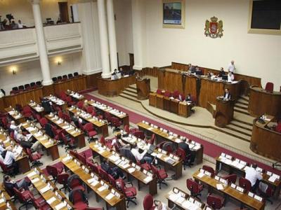 ექსპერტი თავხელიძე, საპარლამენტო ოპოზიციას,  „პოპულისტს“ უწოდებს