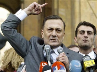 ნათელაშვილი „ლეიბორისტულ პარტიას“ ტოვებს, გუგავას  ნერვიულობით სული ეხუთება