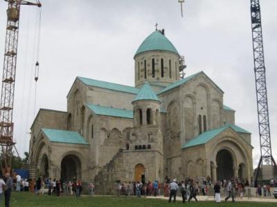 ივანიშვილს აქტივისტების გარეშე ბაგრატში მისვლის ეშინია
