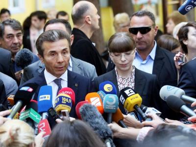 კობახიძე: ეკატერინა ხვედელიძე „გადარეულია დეგენერატი გუბაზის არაკაცობით“