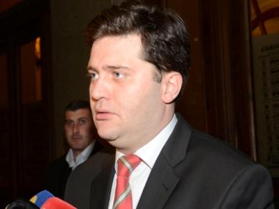 დღის „ფეისბუქ–სტატუსი“: თქვენ – მოქირქილენი და... ბაჩო ახალაია – 7.11.2012.