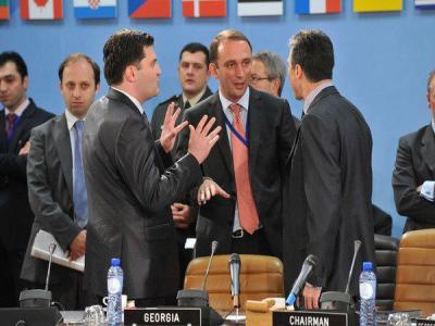 რასმუსენი ივანიშვილის მთავრობის მიერ პოლიტიკური ოპონენტების დაპატიმრებას აპროტესტებს
