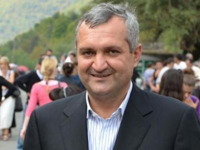 ცეზარ ჩოჩელი არასამთავრობო ორგანიზაციებს ხვდება