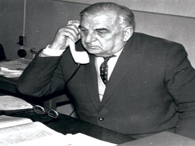 გიორგი ლეონიძემ და მისმა ცოლმა ტიციან ტაბიძისა და ნინო მაყაშვილის ბეჭდებით დაიწერეს ჯვარი