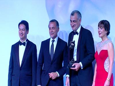 EY მსოფლიო წლის მეწარმის (EY World Entrepreneur of The Year 2015) გრანდიოზულ დაჯილდოებაზე მამუკა ხაზარაძემ საქართველო წარადგინა