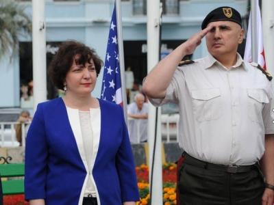 აშშ-ის საზღვაო ძალების ნაღმოსანი „ლაბუნი“ ბათუმის პორტში შემოვიდა
