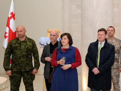 გაერთიანებულმა სამეფომ დაჭრილ ქართველ სამხედროებს საჩუქარი გადასცა
