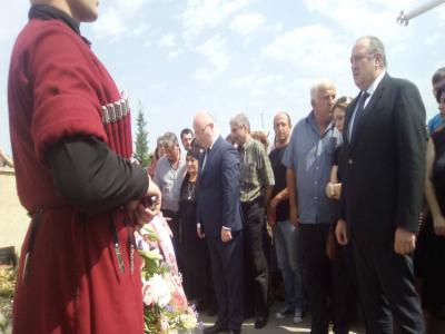 შინდისში დაღუპული გმირების ხსოვნას პრეზიდენტმა და თავდაცვის მინისტრმა პატივი მიაგეს