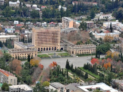 ოკუპირებულ აფხაზეთში ყაჩაღებმა ბავშვები მძევლად აიყვანეს და ერთი პირი მოკლეს