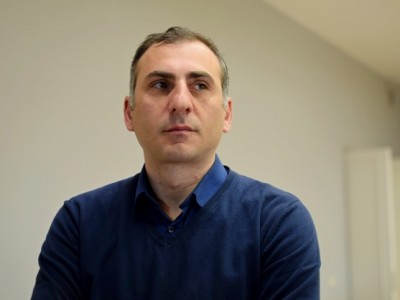 „გავიგეთ, კალაძეს მაგარი გარდერობი და „სელფის“ ჯოხი რომ აქვს, მაგრამ ასე ფონს ვერ გავა“