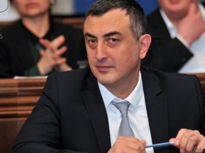 სერგო რატიანი: „ქართული ოცნების“ წევრები  ვითარების გართულებას ერიდებიან