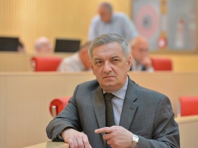 „არსებობს ორი გზა: შეიარაღებული დაპირისპირება და მოლაპარაკების პროცესის განვითარება“