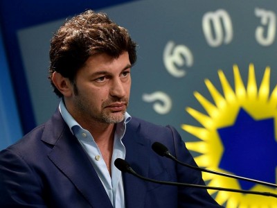 „პირველ რიგში ჩვენ ვართ ადამიანები, კაცები და მერე პოლიტიკოსები; ჩვენ ვართ ხალხის ხელისუფლება“