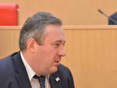„დეკრიმინალიზაცია, პრევენციაში ფულის ჩადება და ნარკორეალიზაციასთან დაუნდობელი ბრძოლა არის გამოსავალი“