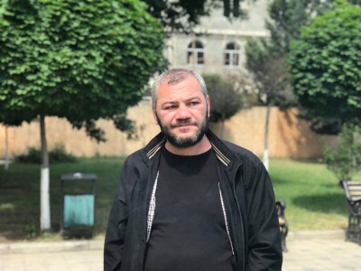 „როგორც ადამიანები, ისე დამიდექით გვერდით და არა როგორც პოლიტიკოსები“