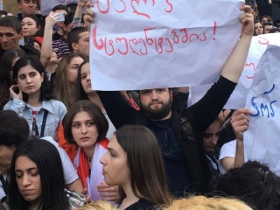 "სუფთა ხელებით" - აქციას სტუდენტები და მოსწავლეები შეურთდნენ