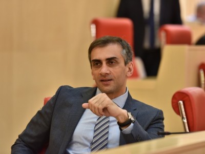 უორმაგდებათ თუ არა დეპუტატებს ხელფასები? - გიორგი კახიანის განმარტება