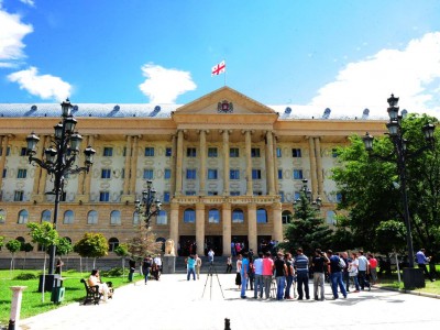 სასამართლო „ქართული მარშის“ წევრებთან დაკავშირებით განცხადებას ავრცელებს
