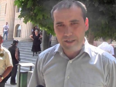 რუსთაველის გამზირზე ზვიად კუპრავა და კიდევ სამი პირი დააკავეს