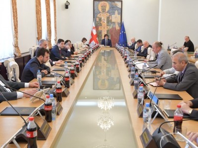 საგამოძიებო კომისია სახალხო დამცველს და არასამთავრობოებს მოუსმენს