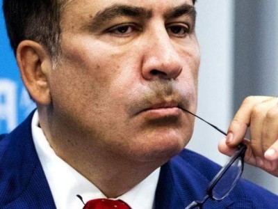 მიხეილ სააკაშვილი: დღემდე ვეძებ და ვერ ვპოულობ ჩემს ჯიბეში წასულ ლარს! მთელი ჯიბეები მოვჩხრიკე