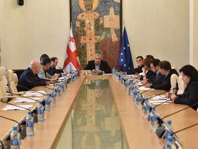 საგამოძიებო კომისიაში მუშაობა ცხარე კამათით მიმდინარეობს