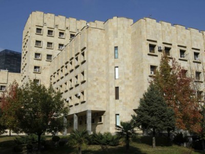 მთავარ პროკურატურაში დეპუტატ ვიქტორ ჯაფარიძეს კითხავენ