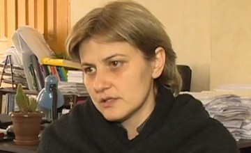 38 წლის ქალის მტკიცებით, მაზლს დაბმული ჰყავდა, შარდს ასმევდა და ფიზიკურად უსწორდებოდა