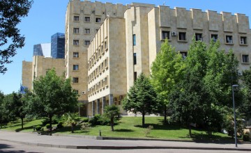 20-21 ივნისის აქციის დაშლისას უფლებამოსილების გადამეტების ბრალდებით, შსს-ს 1 თანამშრომელი დააკავეს