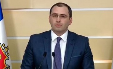 "მშობლები ნებაყოფლობით თანხმდებოდნენ ბავშვების მონაწილეობას პორნოგრაფიაში... საქმეში რამდენიმე ოჯახი ფიგურირებს. სამი დაპატიმრებული ერთი ოჯახის წევრია"