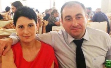 "ჯერ სიტყვიერი და ფიზიკური შეურაცხყოფა მიაყენა, შემდეგ კი იარაღის გამოყენებით, მოკვლით დაემუქრა" - დავით ცინარიძეს, ცოლის მიმართ განხორციელებული ძალადობის და მუქარის ფაქტზე, ბრალდება წარედგინა